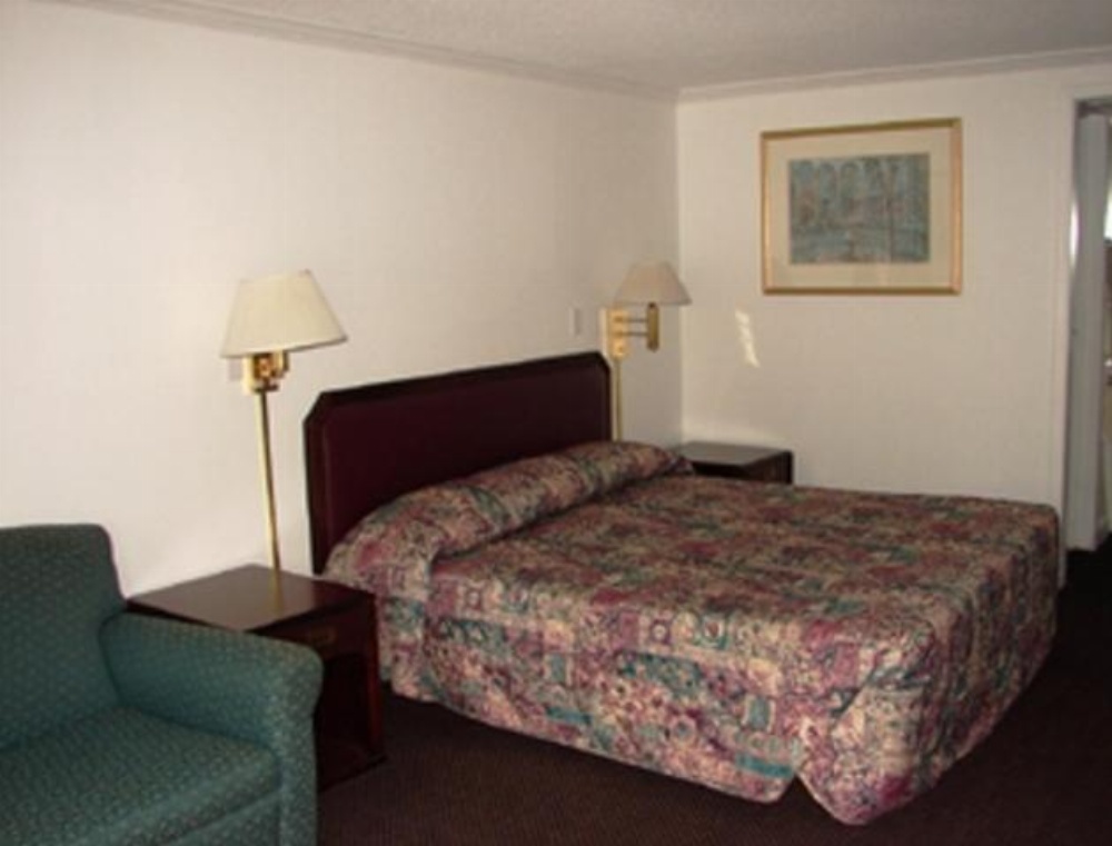 Knights Inn - Columbia